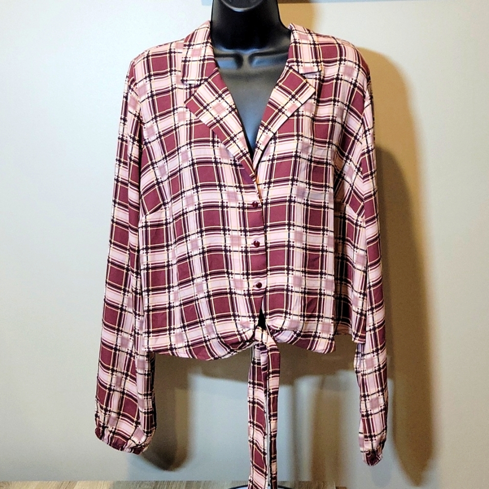 EUC Forever 21+ PLAID TIE WAIST BLOUSE